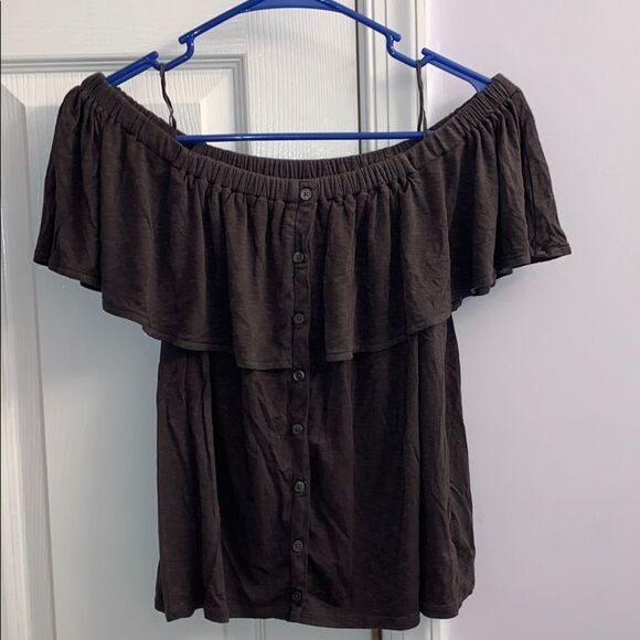 American eagle off the shoulder shirt. - Picture 1 of 3